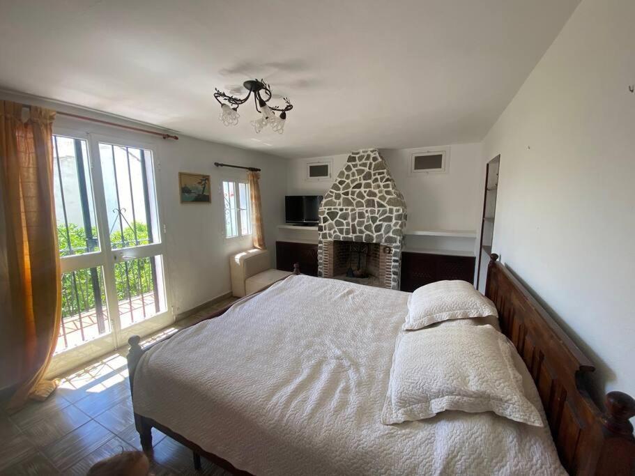 Charming 4 Bedroom Village Home With Patio Mijas Exterior photo